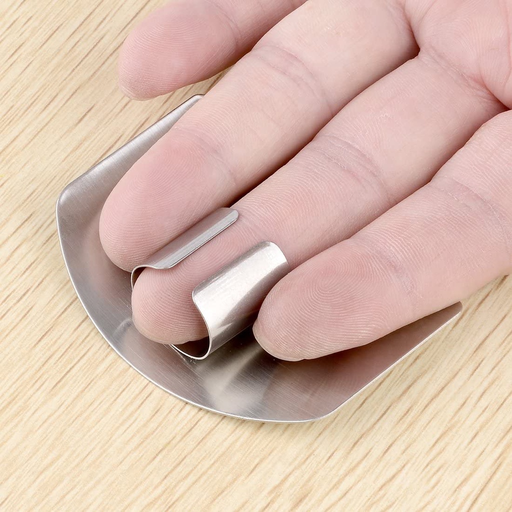 Tấm chắn bảo vệ tay khi cắt rau củ chất liệu thép không gỉ bền bỉ