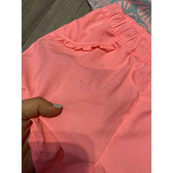 Quần shorts bé gái có size người lớn 55kg>