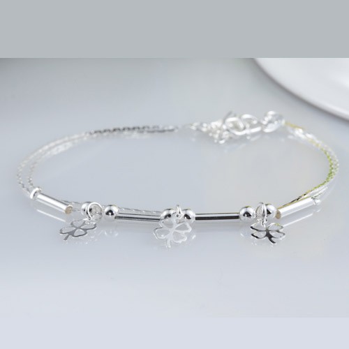 Lắc chân cỏ 4 lá may mắn xinh mạ bạc | BigBuy360 - bigbuy360.vn