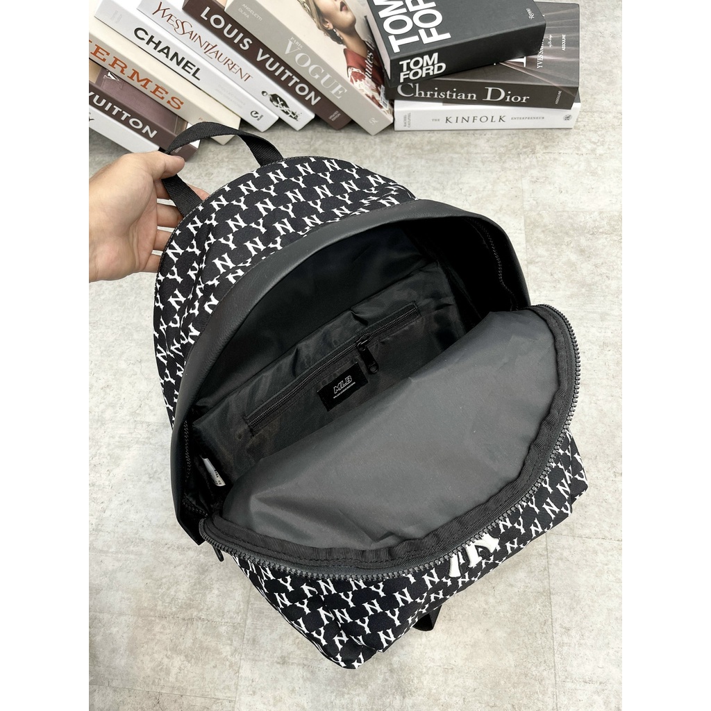 (HÀNG XUẤT XỊN) B486 M/L/B N/Y MONOGRAM BACKPACK NAVY Kích thước: 42 cm x 30 cm x 15 cm Made in Ko/rea full-tem-tag