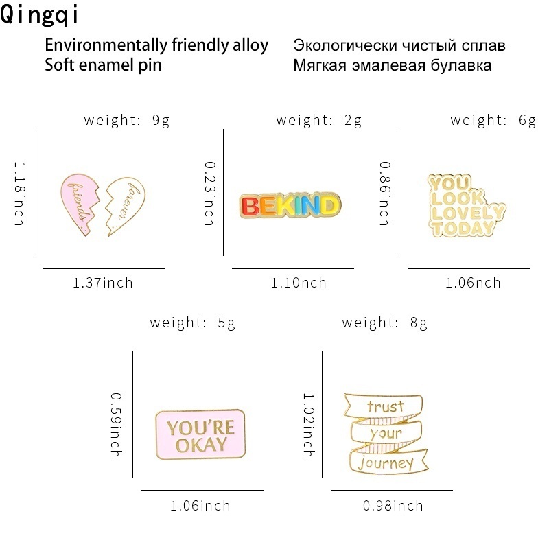 Ghim cài áo Miss Zoe tráng men khắc chữ tiếng anh ý nghĩa tùy chọn