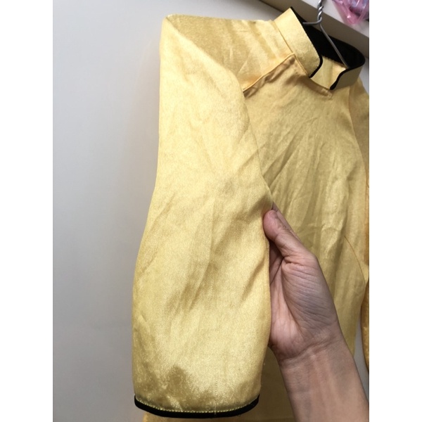 Thanh lý áo dài vàng nhạt size xs may đo