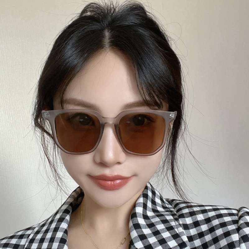 Kính Chống Nắng Gọng Vuông Bằng Gỗ Màu Gradient Thời Trang Hàn Quốc