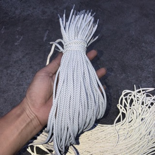 Các loại dây giày.