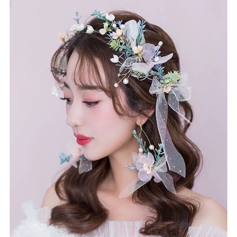 Bộ gồm 2 cài hoa siêu xinh kèm bông tai. Giá chỉ 135k