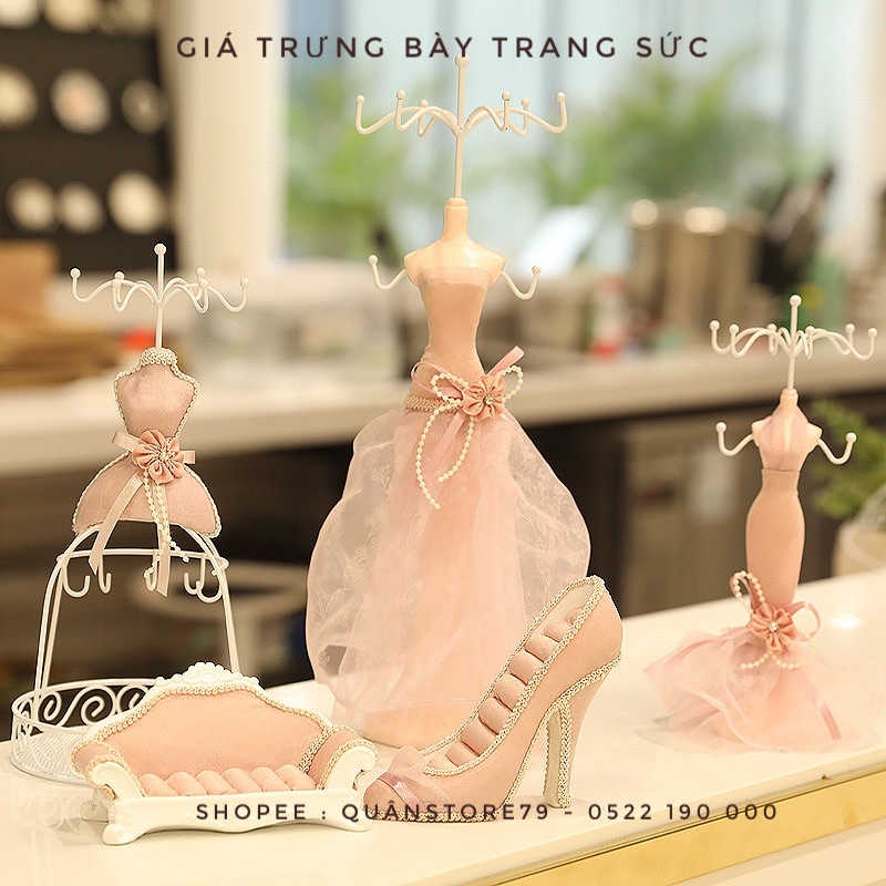 Giá trưng trang sức trang trí shop