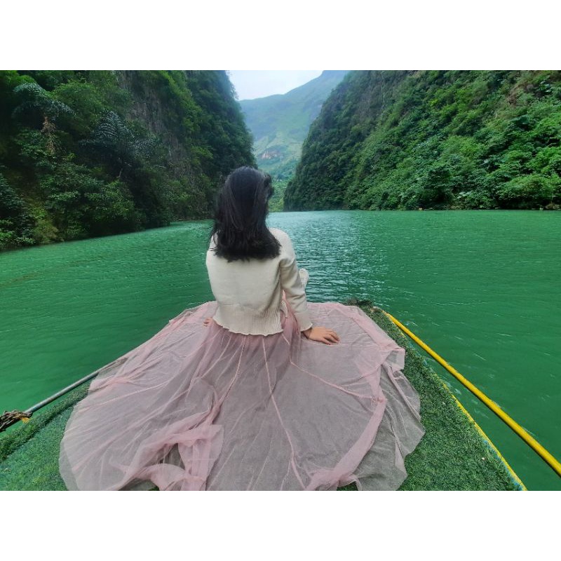 chân váy khách chốt trên live