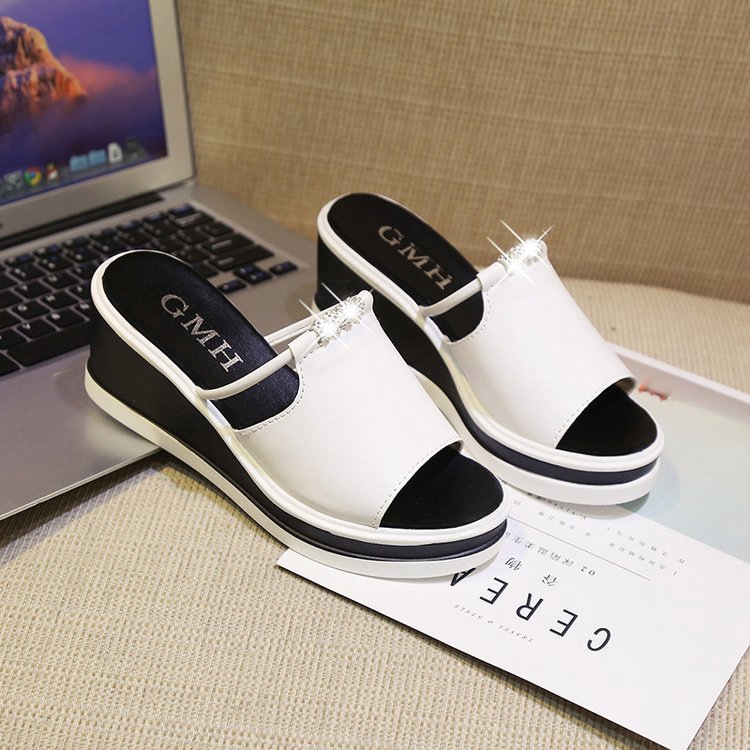 Dép sandal đế xuồng thời trang mùa hè cho nữ