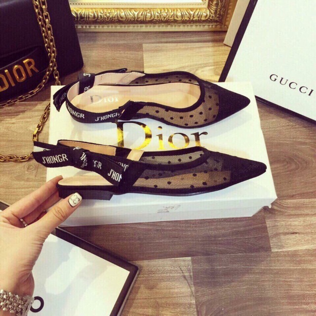 Sandal full box giá rẻ