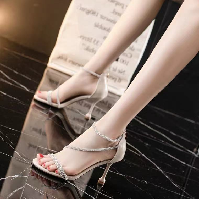 Giày sandal cao gót đính đá thiết kế mới thời trang năm 2022 cho nữ
