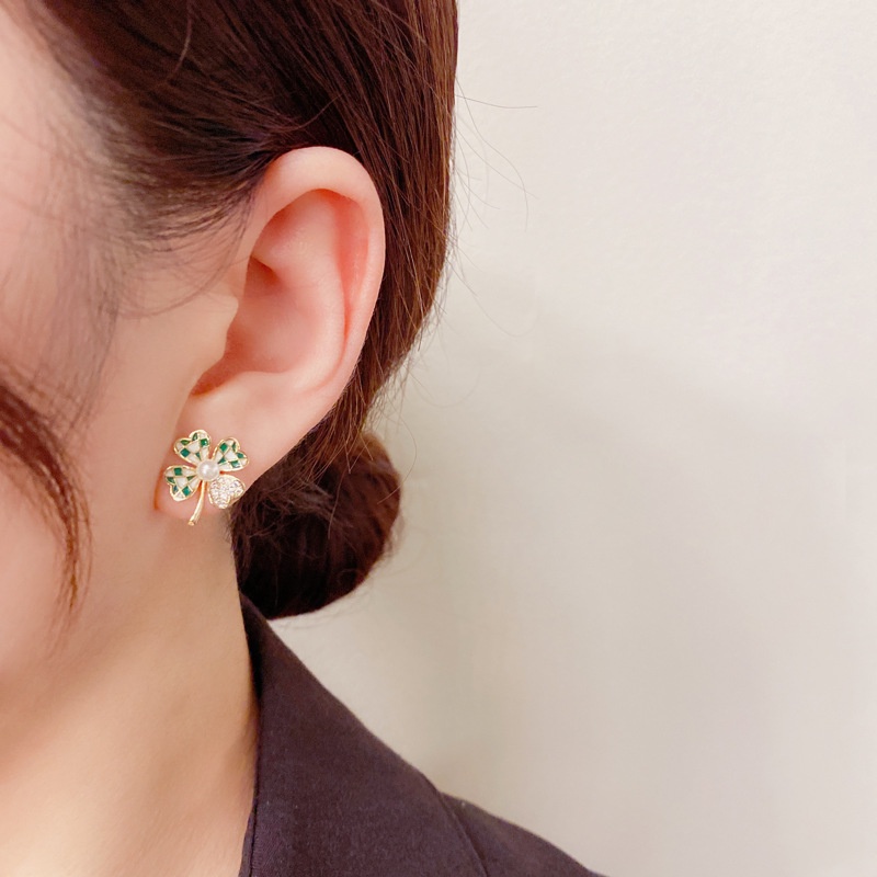 Đôi Bông Tai Hình Hoa Đính Đá Thời Trang Dễ Phối Đồ