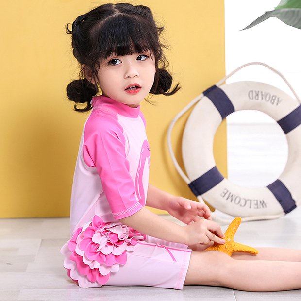 Bộ Đồ bơi cho bé gái Dollarkids In hình thiên nga hồng dành cho trẻ từ 10kg trở lên