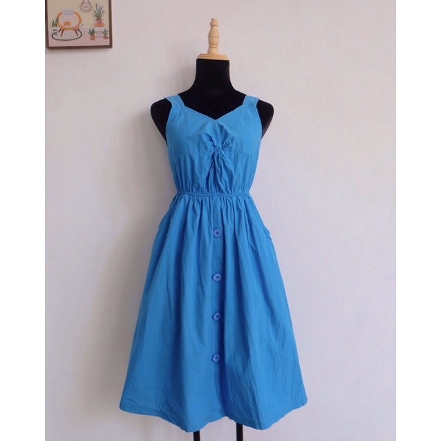 Đầm dài xanh dương không tay