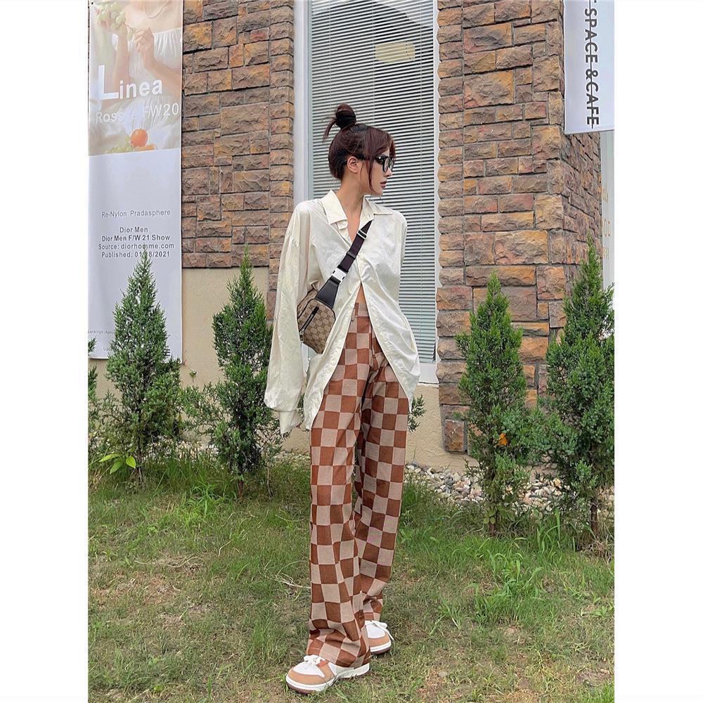 Quần jean ống suông rộng màu sắc sô cô la dành cho nữ