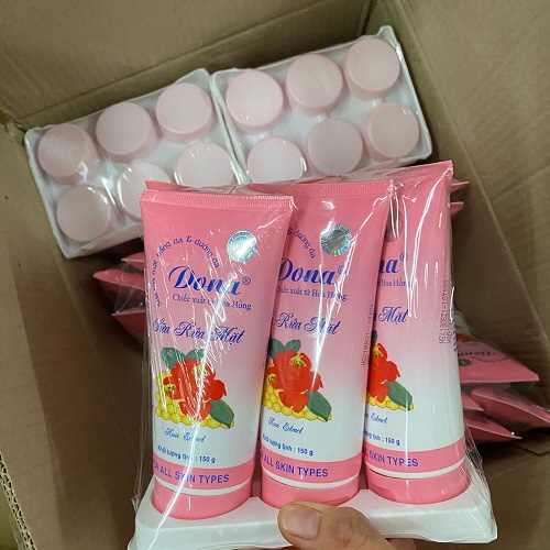 SỮA RỬA MẶT HOA HỒNG DONA 150ML