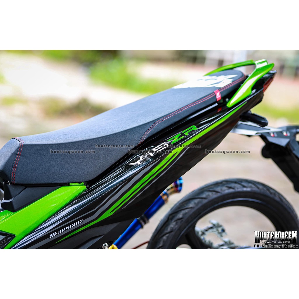 Tem ghép 5 lớp cao cấp, độc đáo không đụng hàng. Mẫu Y15ZR Exciter 150 mới nhất 2022, in UV trên chất liệu crom