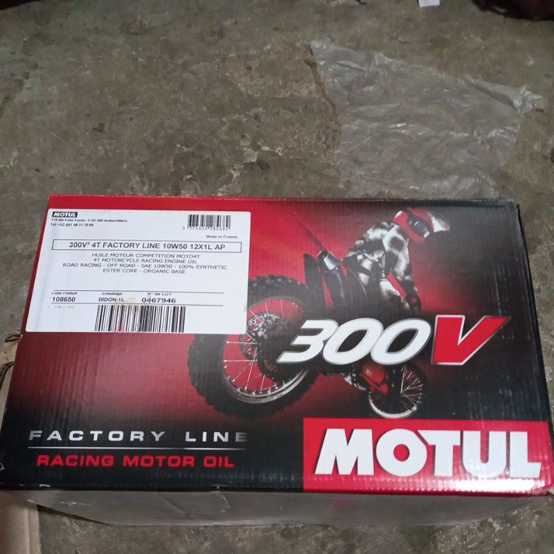 Dầu Motul 300V2 nhập khẩu từ pháp loại 1L chính hãng