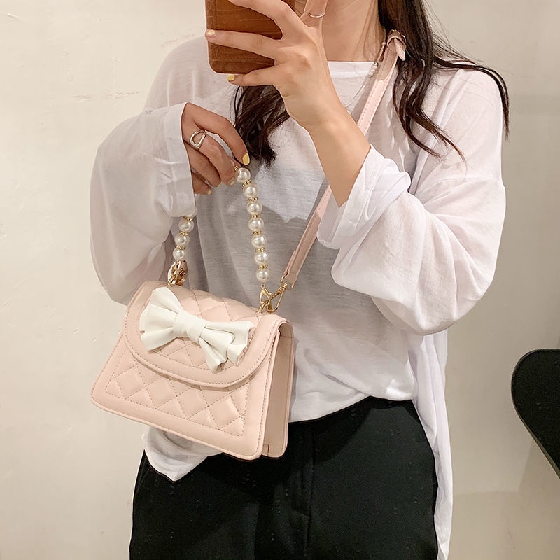 Túi Xách Đeo Vai Mini Hình Vuông Đính Nơ Và Ngọc Trai Phối Dây Xích Thời Trang Mùa Hè Chất Lượng Cao Hàng Mới Dành Cho Bạn Nữ