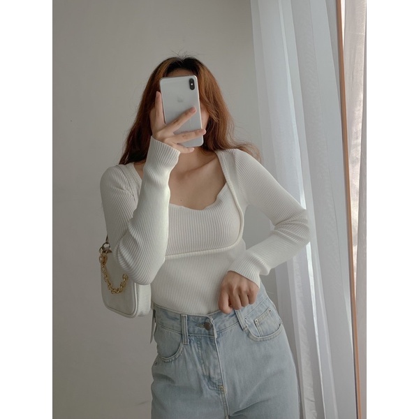 Áo croptop cổ vuông tay dài (trắng/đen)
