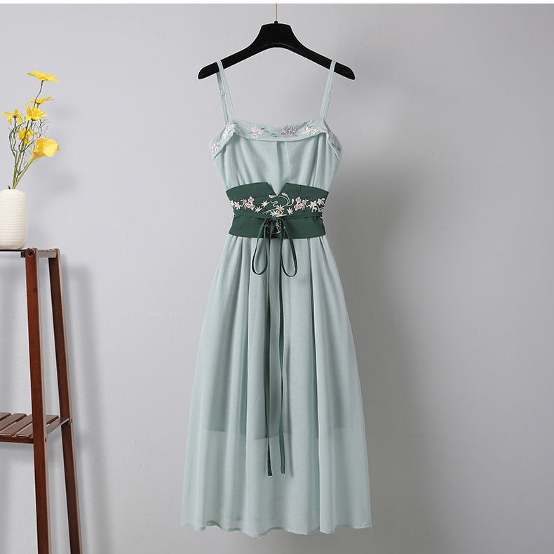 Bộ Hán Phục cách tân phong cách retro Trung Hoa thời trang mùa thu 2023 cho nữ