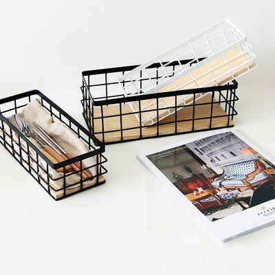 GIỎ TRANG TRÍ/ RỔ SẮT ĐẾ GỖ