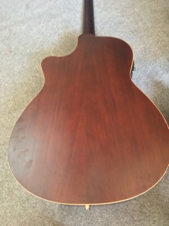 Guitar hồng đào việt