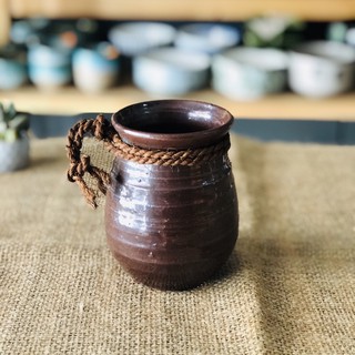 Bình gốm mộc nâu có dây