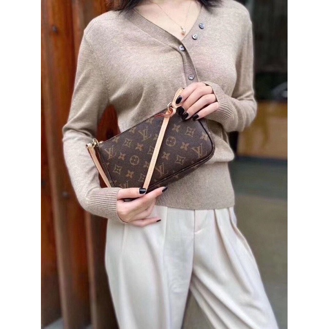 Túi Lv Pochette kẹp nách