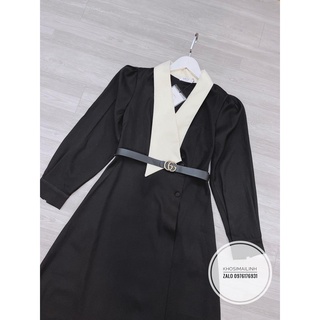 Đầm đen phối be cổ dáng dài kèm belt