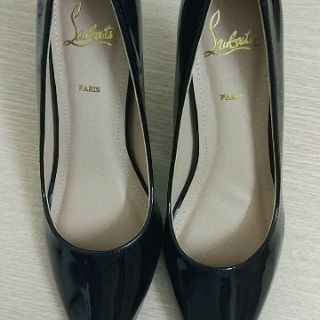 Giày Louboutin đen 7p