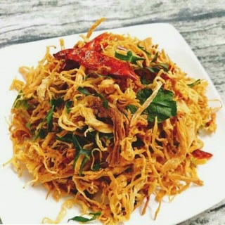 0,5kg khô gà cay nhà làm