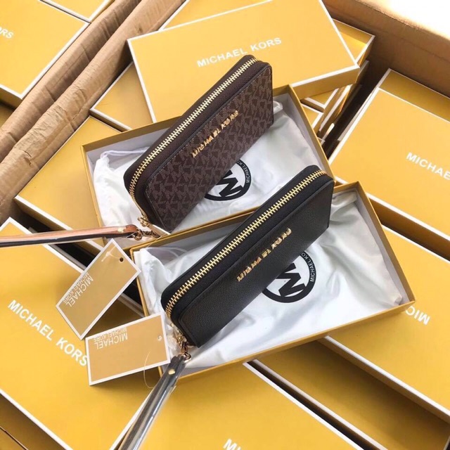 MICH@EL K0RS wallet ❣️ hàng dư nguyên liệu