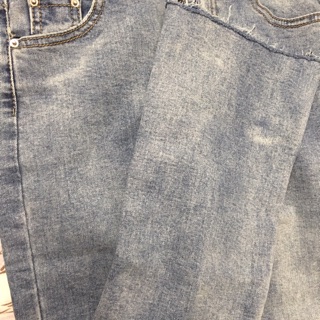 Quần Jeans ống loe ( Không rách )