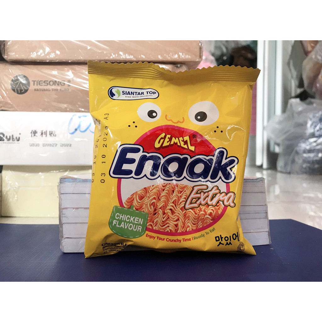 Snack mỳ hương gà Enaak Extra