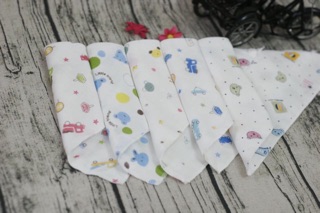 Combo 2 áo len + khăn yếm 120k