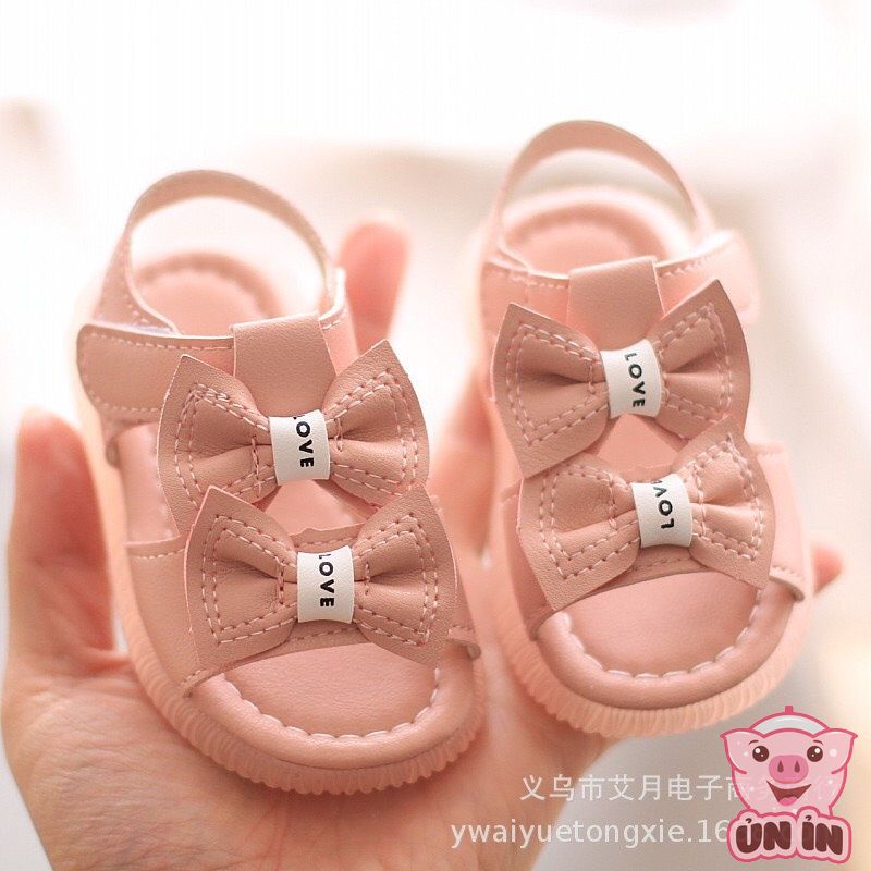 Sandal tập đi bé gái - Dép rọ quai dán da mềm nhẹ gắn 2 Nơ xinh có đế chống trơn trượt cho bé từ 0-2 tuổi B01