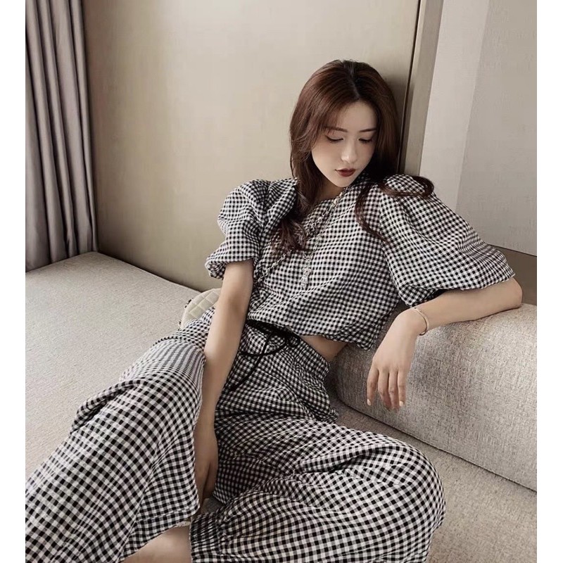 Set croptop tay bồng kèm quần suông ống bo caro