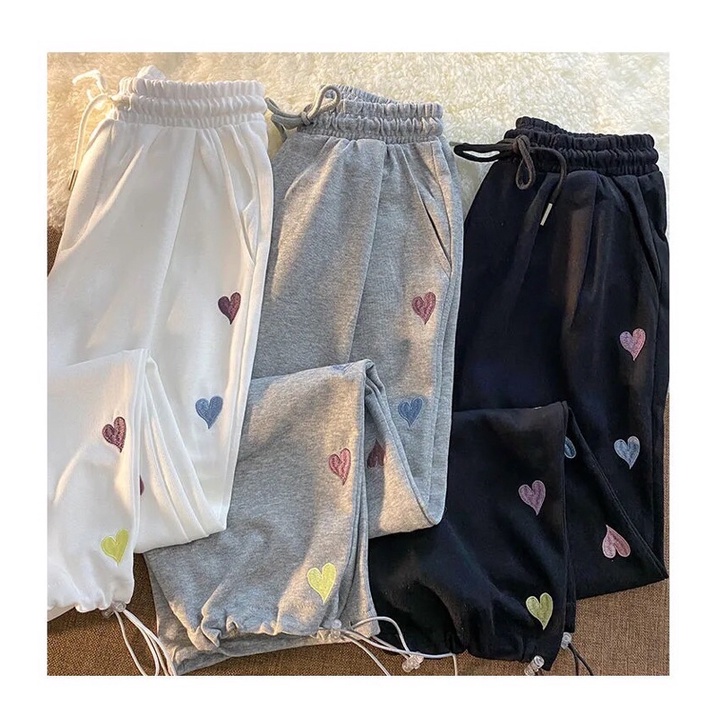 Quần jogger thêu trái tim nhiều mầu