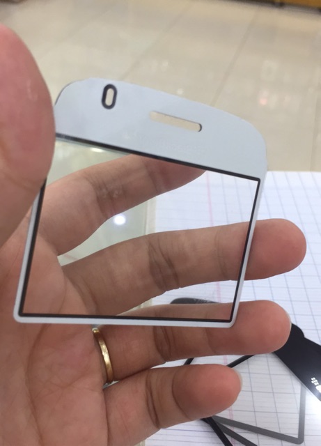 Mặt kính blacbery bon 9000