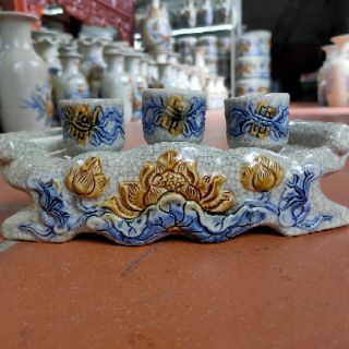 Kỷ ngai men rạn nổi