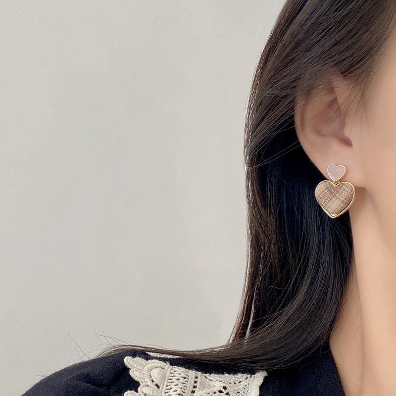Khuyên Tai Hình Trái Tim Phong Cách Hàn Quốc Xinh Xắn Dành Cho Nữ
