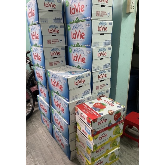 Nước suối Lavie xã kho sập sàn