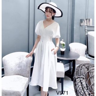 Váy trắng cổ chữ V