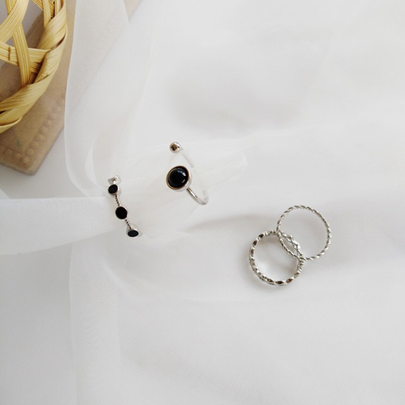 Set 4 chiếc nhẫn hợp kim thiết kế kiểu dáng cổ điển dành cho