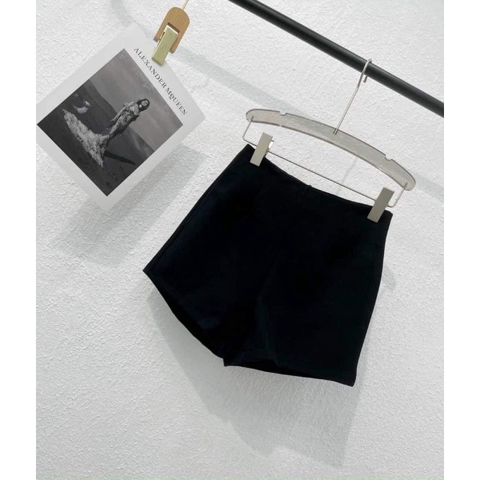 Quần sooc ôm khóa sau hàng QCL1