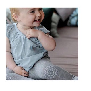 Quần tất bảo vệ đầu gối cho bé yêu tập bò <3
