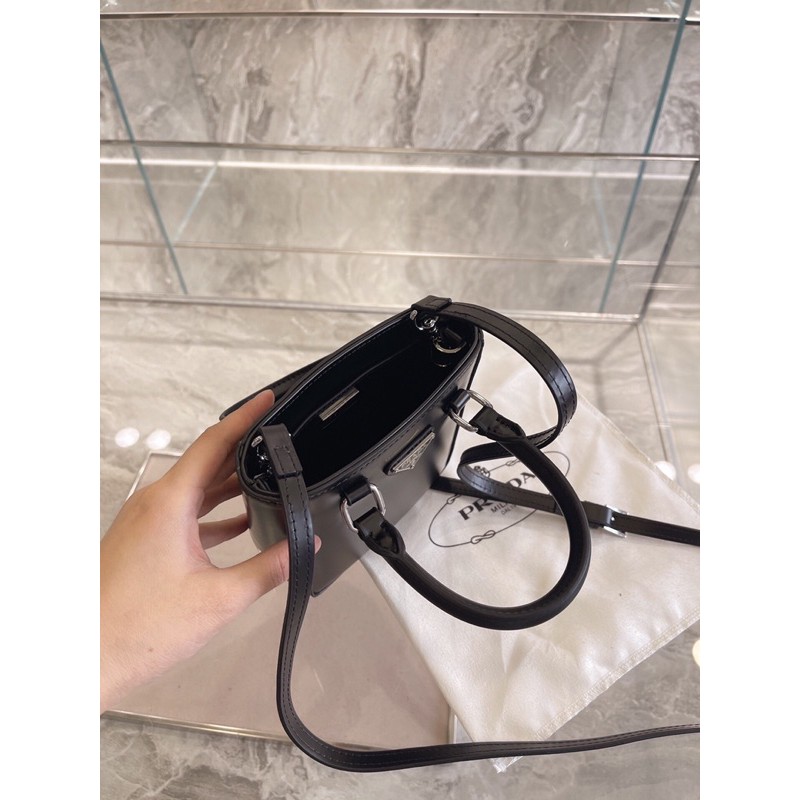 Túi xách mini nữ có dây đeo chéo nhỏ da cao cấp prada
