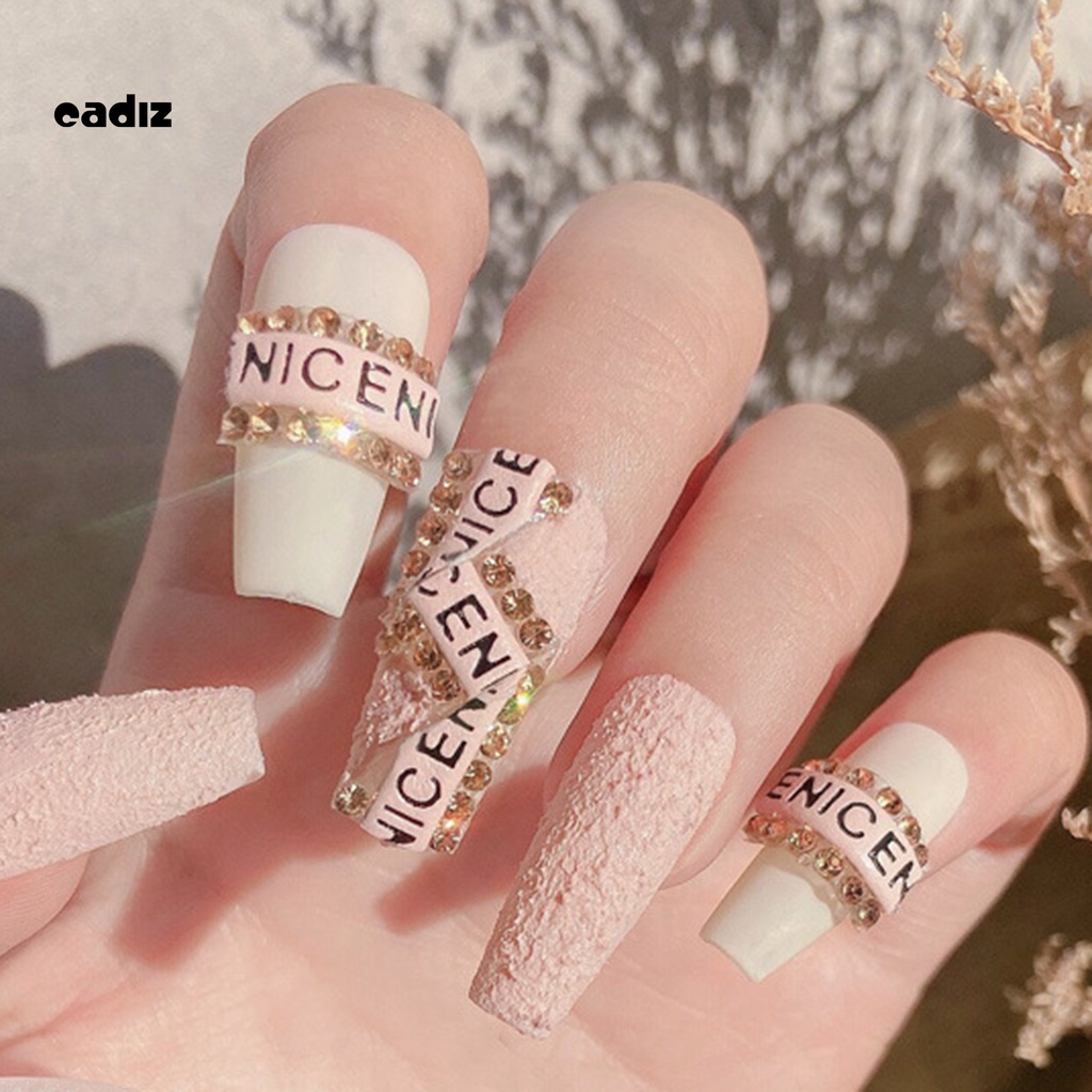 [Hàng mới về] Hộp 12 cái nhãn dán trang trí móng nghệ thuật hình chữ cái tiếng Anh lấp lánh bằng nhựa lâu trôi