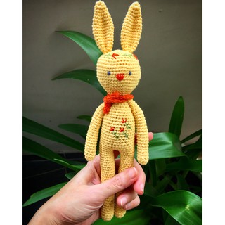 Thú len handmade-Thỏ chân dài-@bellascrochet_corner