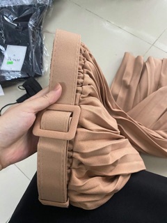 Chân váy midi xếp ly kèm belt